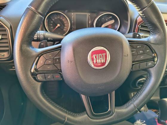 FIAT TORO 1.8 16V EVO FLEX FREEDOM AT6 FIAT TORO 1.8 16V EVO FLEX FREEDOM AT6